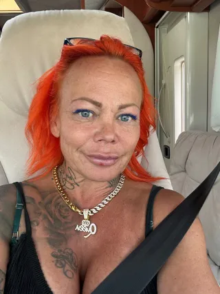 Onlyfans: punainenpuuma_free