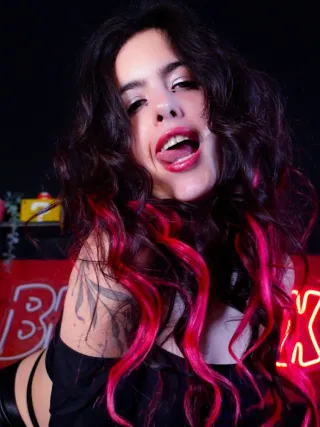 Onlyfans: redjinx_free
