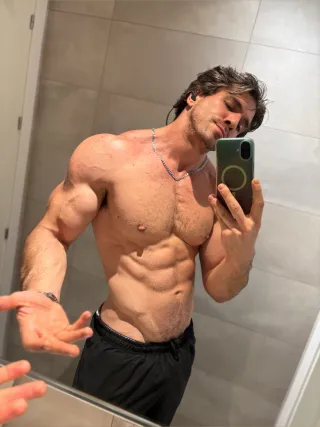 Onlyfans: kndelas