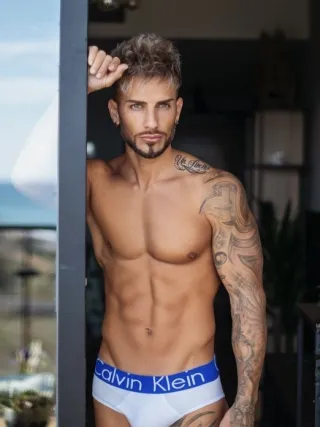 Onlyfans: cristiandelvallefree