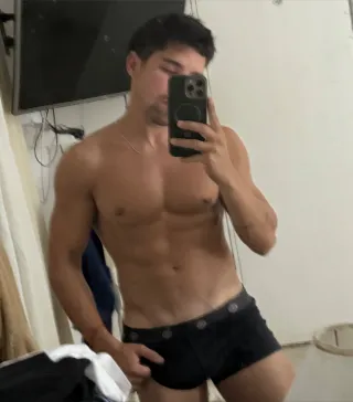 Onlyfans: raven_boy