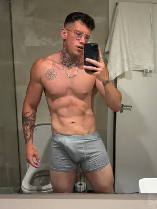 Onlyfans: alexitops