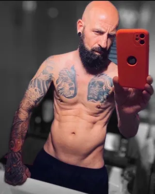 Onlyfans: alextatoo85