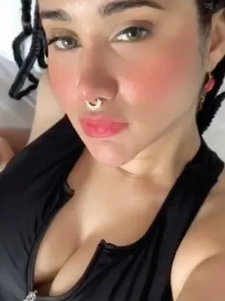 Onlyfans: redvelvetdoll