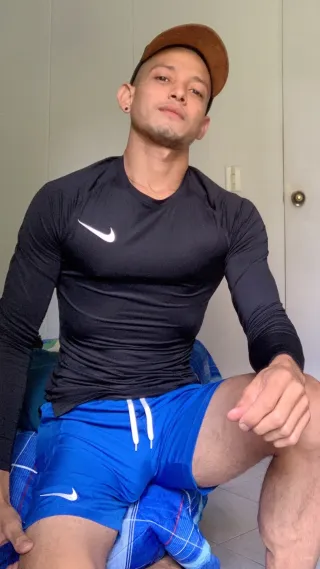 Onlyfans: andrs87