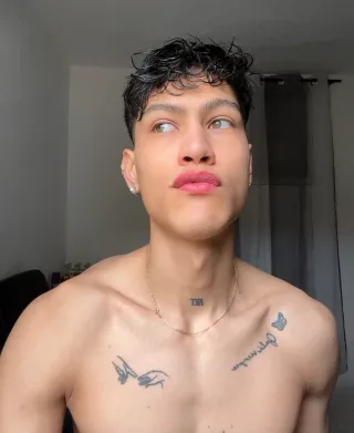 Onlyfans: tonivx