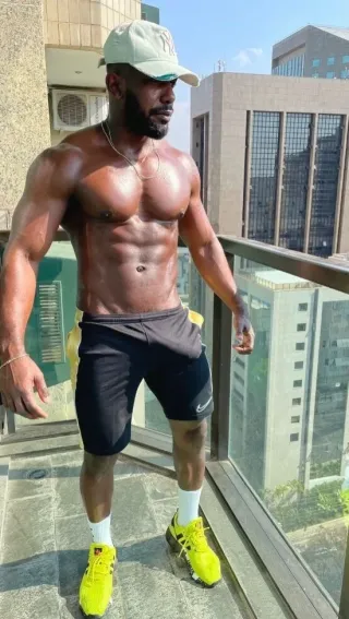 Onlyfans: latrellblcksize