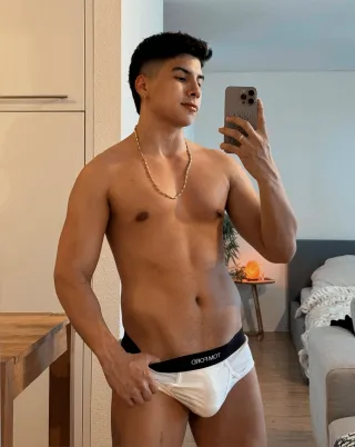Onlyfans: alexherndz