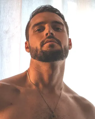 Onlyfans: javieralmarche