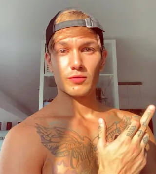 Onlyfans: catirewest