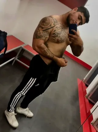 Onlyfans: chairezfernando01