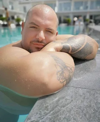 Onlyfans: alexoki
