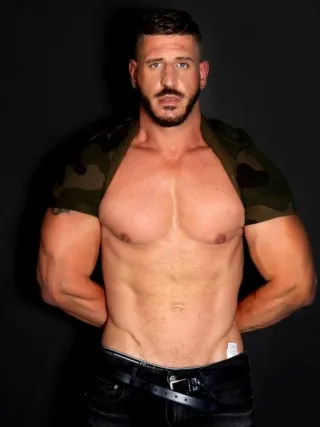 Onlyfans: davidcork84