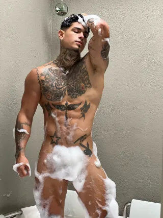 Onlyfans: croycito